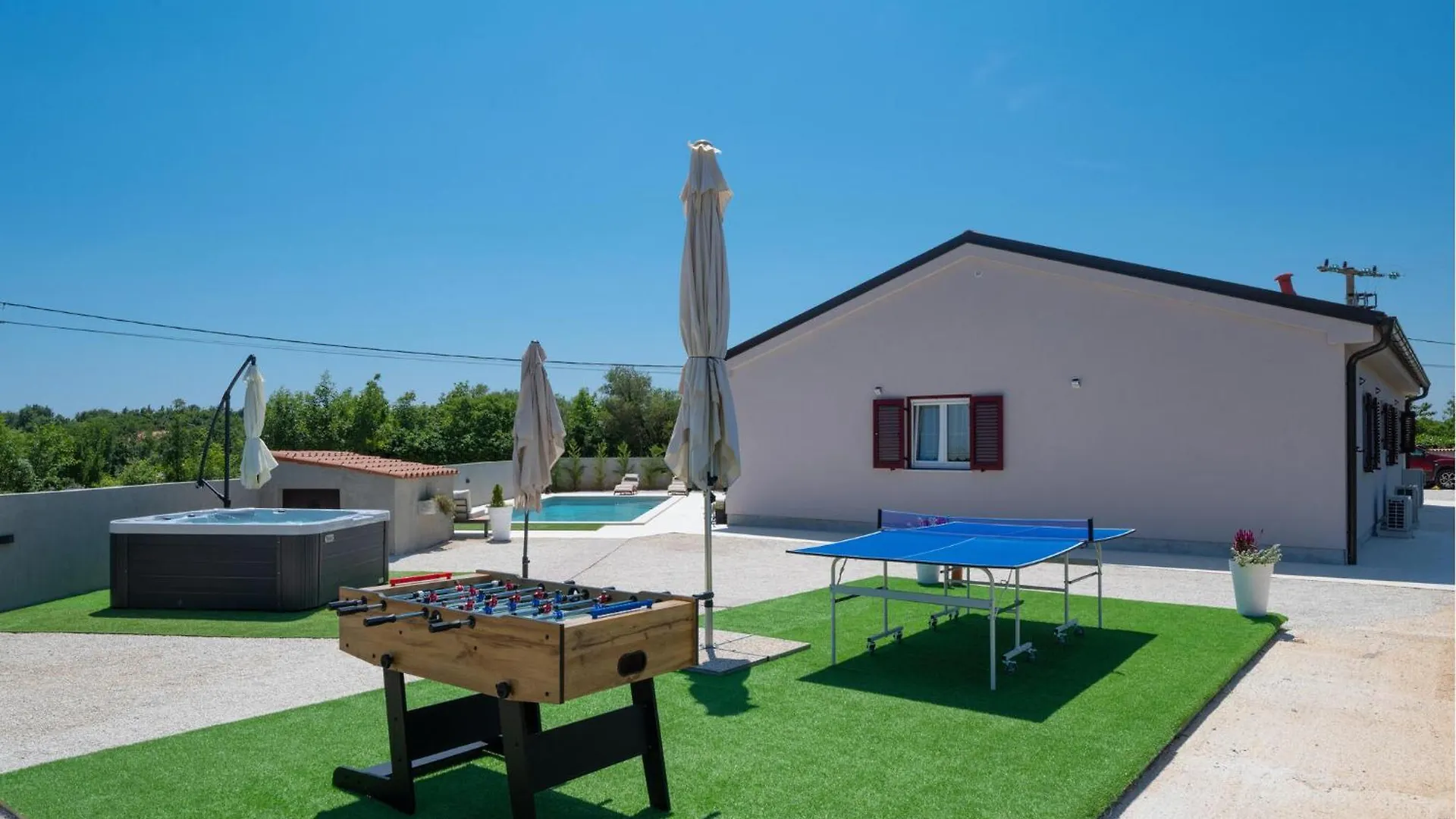 Beautiful Home In Mali Vareski With Wifi